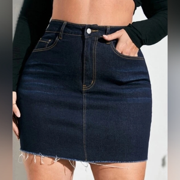 Stretchy Flattering Denim Skirt - Picture 1 of 1